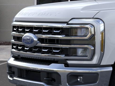 New 2026 Ford F250 4x4 Crew Cab Super Duty image 17