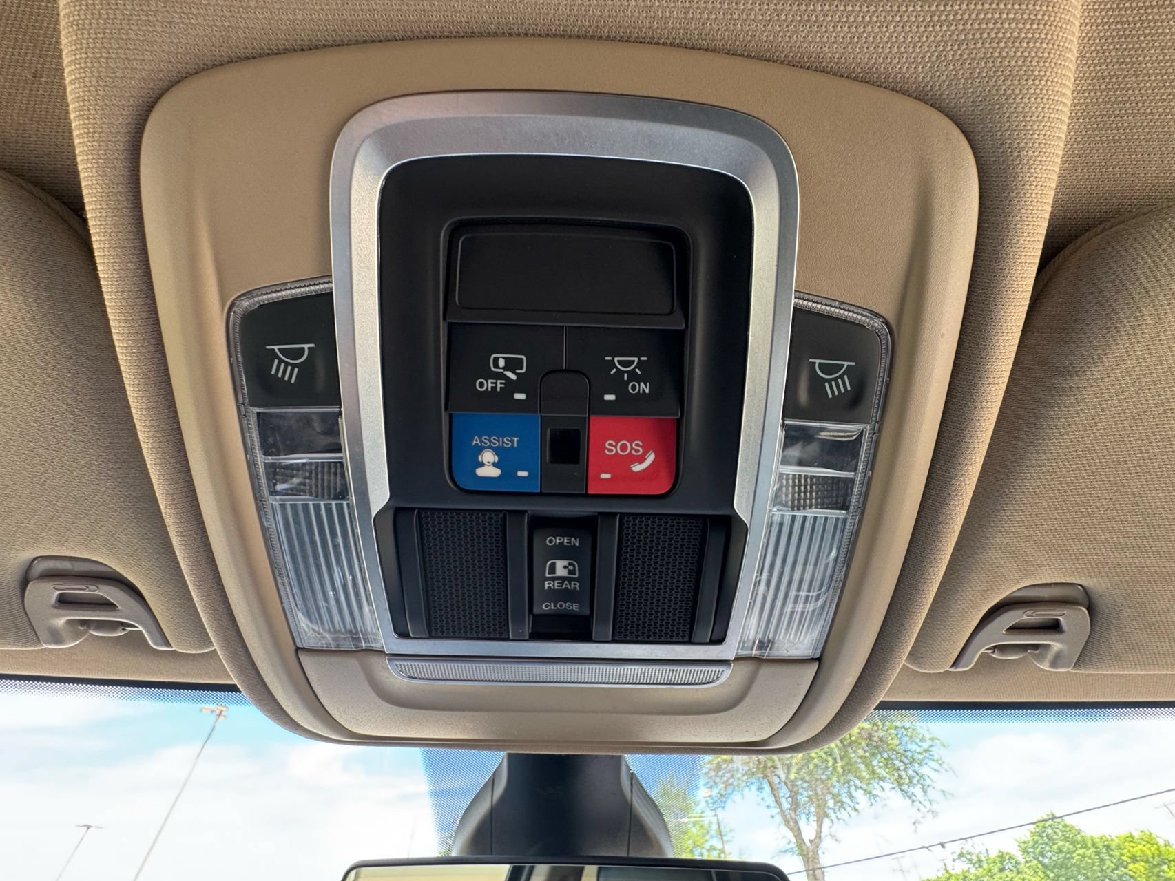 Used 2022 RAM 2500 Laramie AWD/4WD image 13