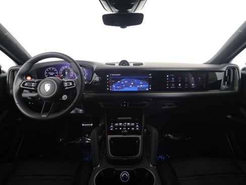 New 2025 Porsche Cayenne Turbo AWD/4WD image 13