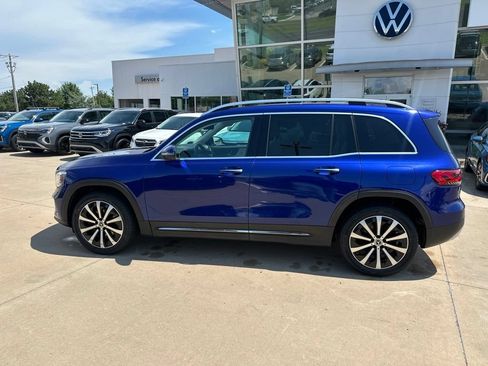 Used 2021 Mercedes-Benz GLB 250 w/ Premium Package image 5