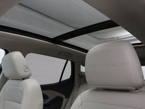 Used 2024 GMC Terrain Denali w/ Denali Premium Package image 15