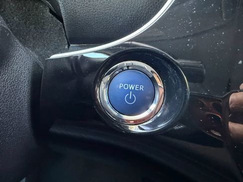 Used 2020 Toyota Prius LE FWD image 20