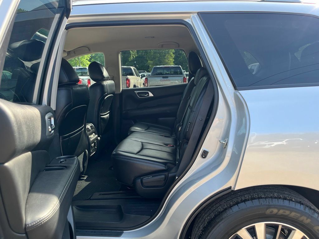 Used 2020 Nissan Pathfinder SL FWD image 26