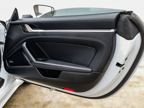 Used 2020 Porsche 911 Carrera 4S w/ Sport Package image 42