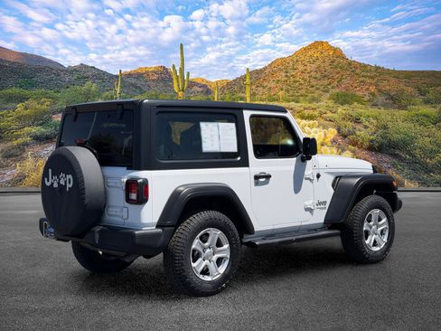 Used 2020 Jeep Wrangler Sport AWD/4WD image 4