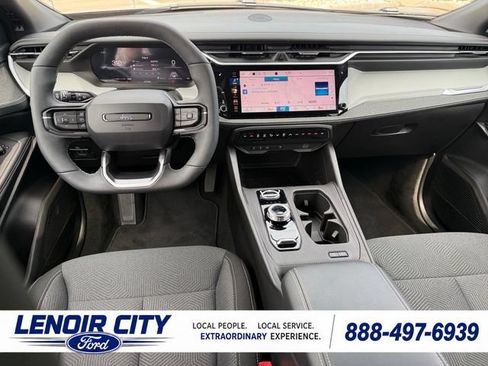 Used 2026 Jeep Cherokee Laredo AWD/4WD image 15