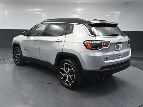 Used 2025 Jeep Compass Limited AWD/4WD image 6