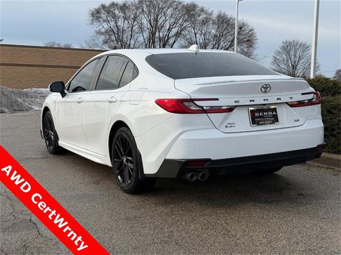 Used 2025 Toyota Camry SE image 5