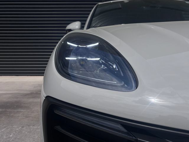Certified 2026 Porsche Macan Turbo AWD/4WD image 12