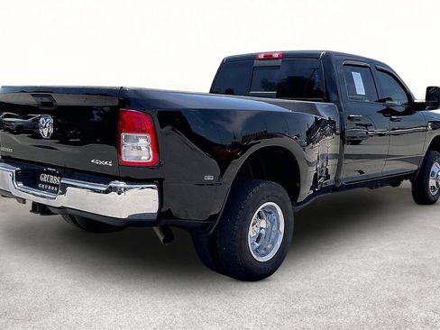 Used 2024 RAM 3500 Tradesman w/ Chrome Appearance Group AWD/4WD image 4