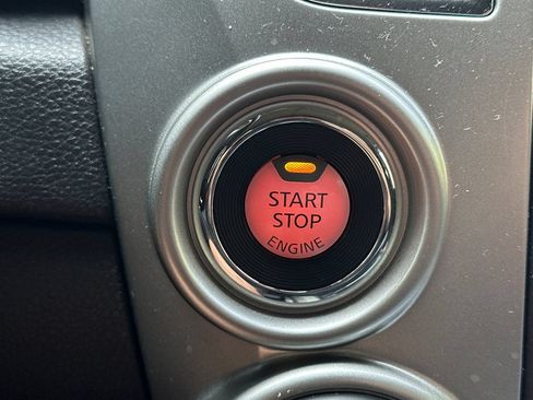 Used 2019 Nissan Titan SV w/ SV Convenience Package AWD/4WD image 22