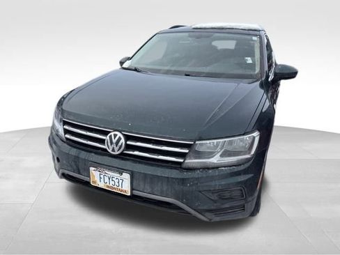 Used 2019 Volkswagen Tiguan SE image 2