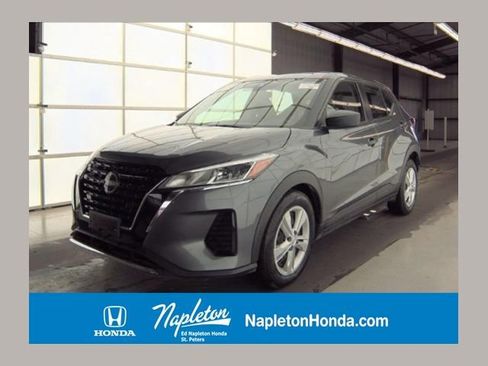 Used 2024 Nissan Kicks S image 1