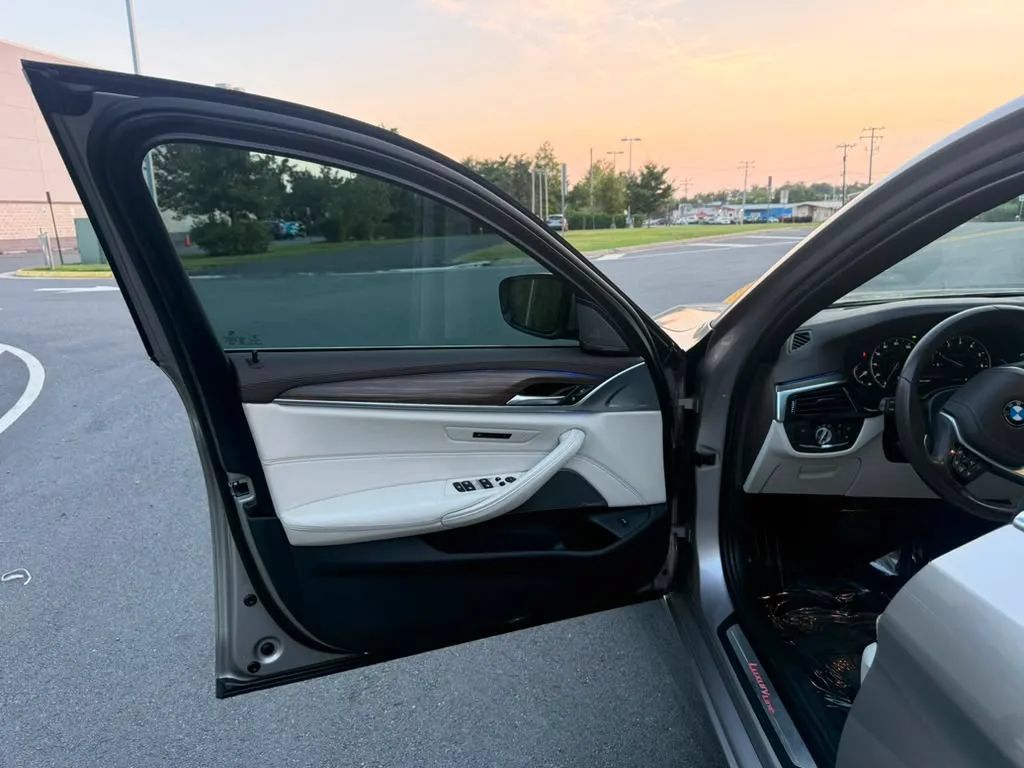 Used 2017 BMW 530i RWD image 42