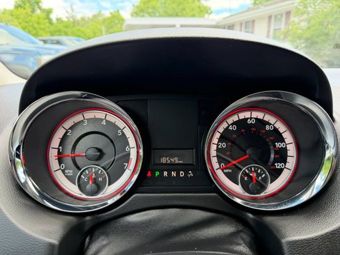 Used 2019 Dodge Grand Caravan SE FWD image 24