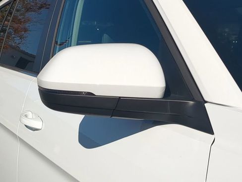 Used 2025 Volkswagen Atlas SE image 13