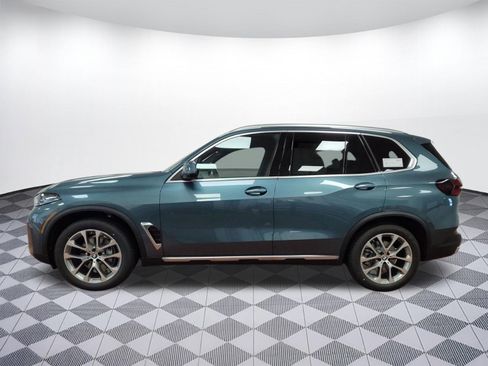 Used 2026 BMW X5 xDrive40i w/ Premium Package image 2