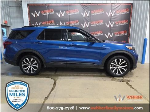 Used 2022 Ford Explorer ST-Line w/ Class IV Trailer Tow Package image 2