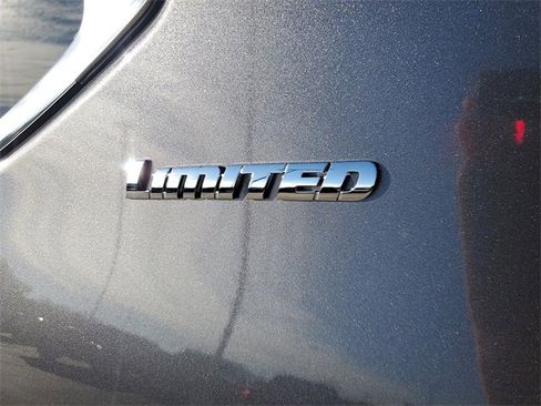 Used 2024 Toyota Tundra Limited image 8