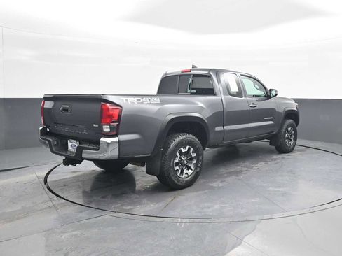 Used 2018 Toyota Tacoma TRD Off-Road image 8