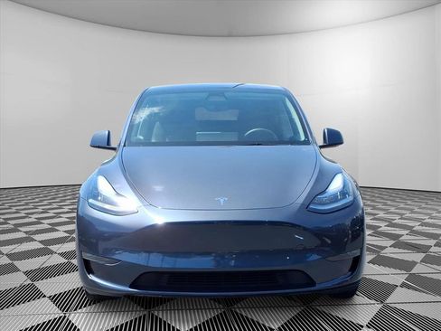Used 2023 Tesla Model Y Long Range AWD/4WD image 2