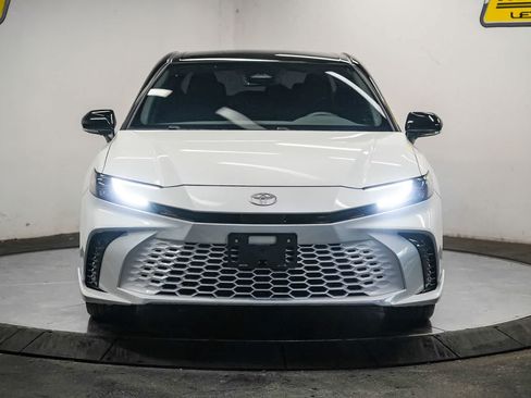 Used 2025 Toyota Camry XSE AWD/4WD image 8