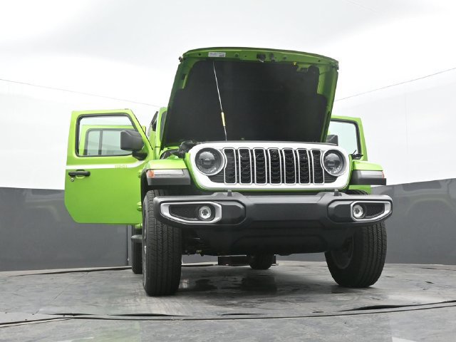 New 2026 Jeep Wrangler Unlimited Sahara w/ Whitecap Package AWD/4WD image 66