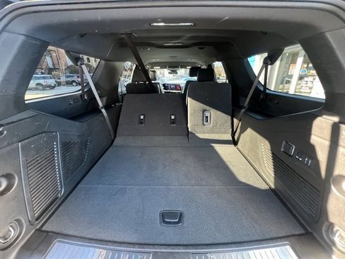 Used 2025 Chevrolet Suburban Premier image 24