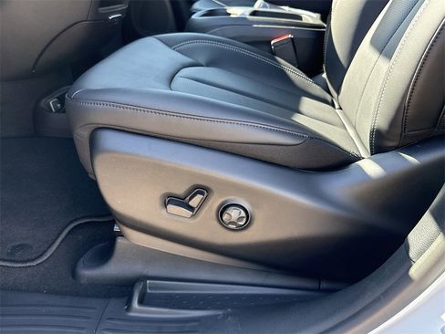 New 2026 Chrysler Voyager LX image 15