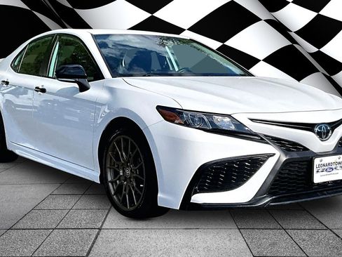 Used 2023 Toyota Camry SE image 11