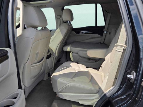 Used 2020 Cadillac Escalade Luxury AWD/4WD image 12