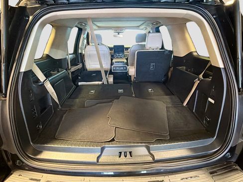 Used 2024 Ford Expedition Limited image 31