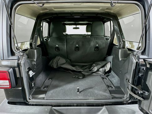 Used 2022 Jeep Wrangler Sport S image 27
