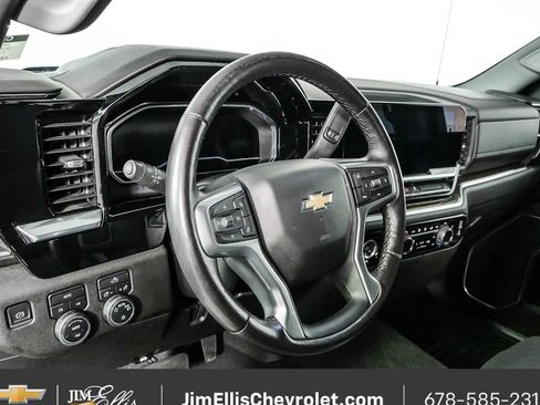 Certified 2022 Chevrolet Silverado 1500 LT AWD/4WD image 4