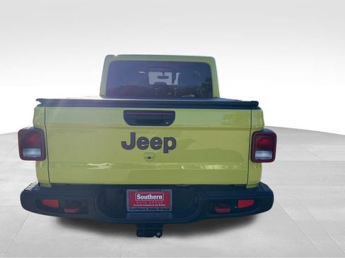 Used 2023 Jeep Gladiator Rubicon w/ Cold Weather Group image 10