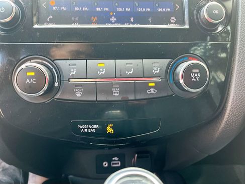 Used 2022 Nissan Rogue Sport S FWD image 15