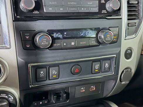 Used 2021 Nissan Titan SL w/ Moonroof Package AWD/4WD image 16