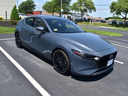 Used 2020 MAZDA MAZDA3 AWD Hatchback w/ Premium Pkg image 2