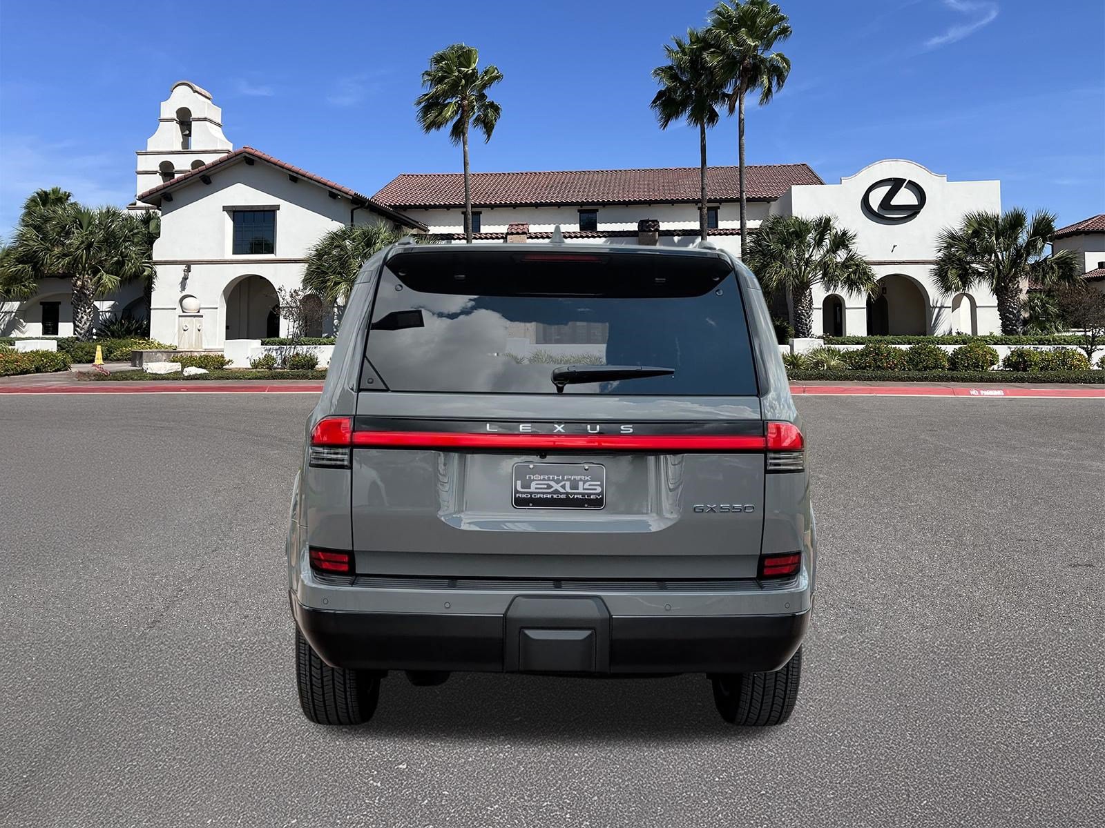Used 2026 Lexus GX 550 w/ Accessory Package (2T) AWD/4WD image 3