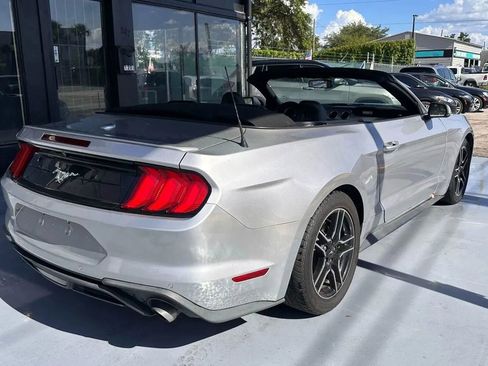 Used 2018 Ford Mustang Premium image 7