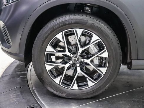 Used 2025 Mercedes-Benz GLC 350e 4MATIC image 9