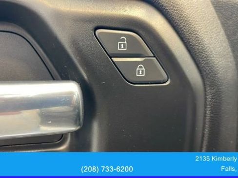 Used 2021 Chevrolet Silverado 1500 Custom Trail Boss w/ LPO, Dark Essentials Package image 15