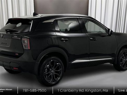 New 2025 Nissan Kicks SR w/ SR Premium Package image 5