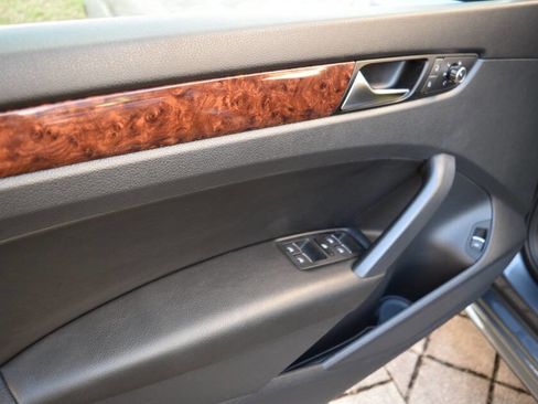 Used 2015 Volkswagen Passat TDI SEL Premium image 69