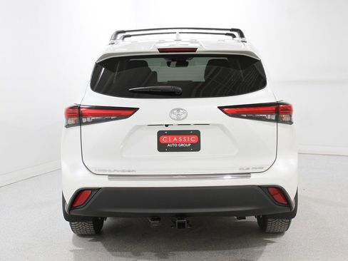 Used 2021 Toyota Highlander XLE image 22