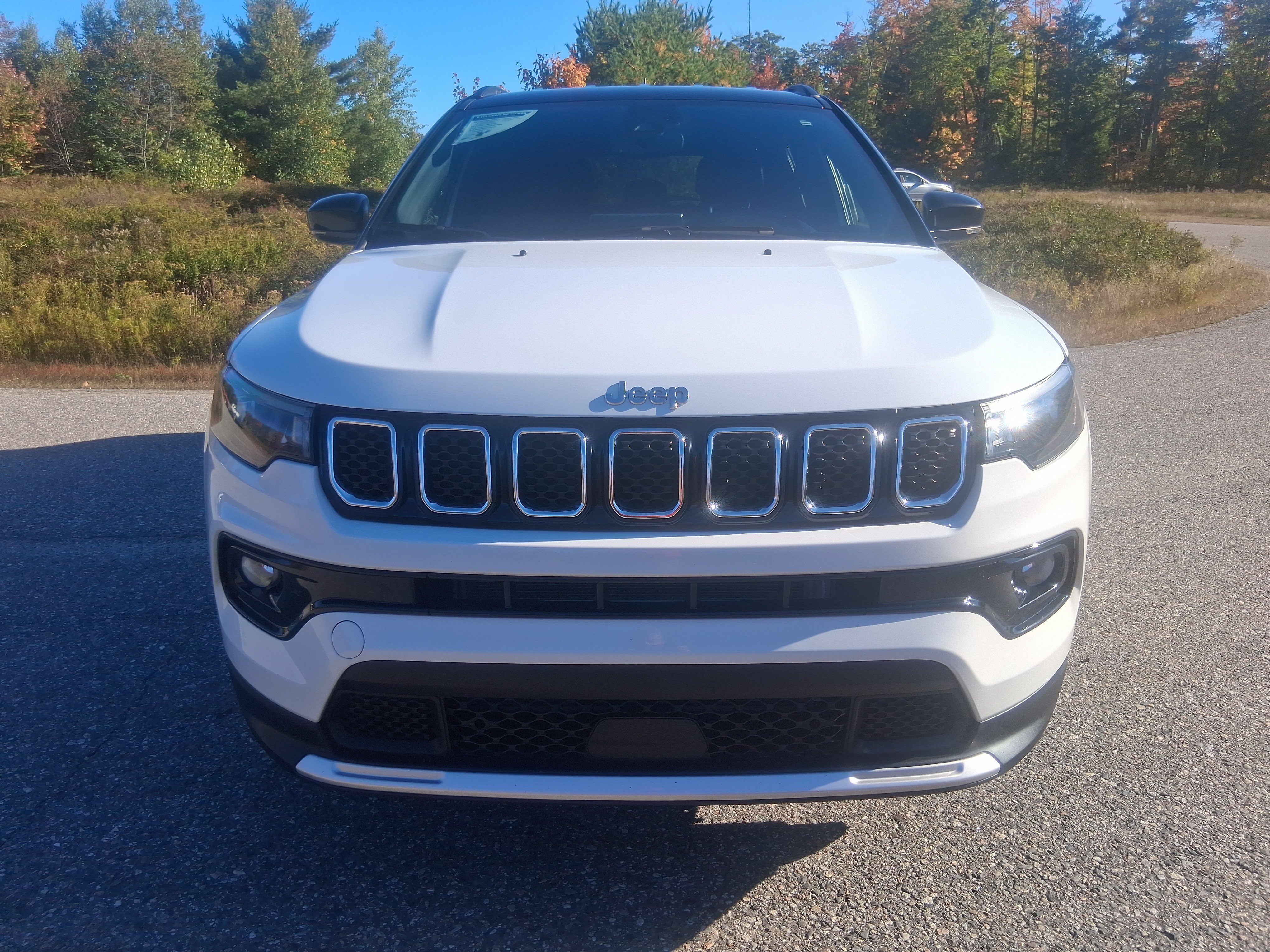 Used 2024 Jeep Compass Limited AWD/4WD image 2