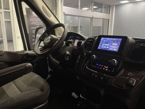 Used 2025 RAM ProMaster 2500 w/ Convenience Group FWD image 31
