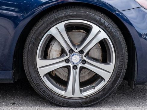 Used 2017 Mercedes-Benz E 300 4MATIC image 31