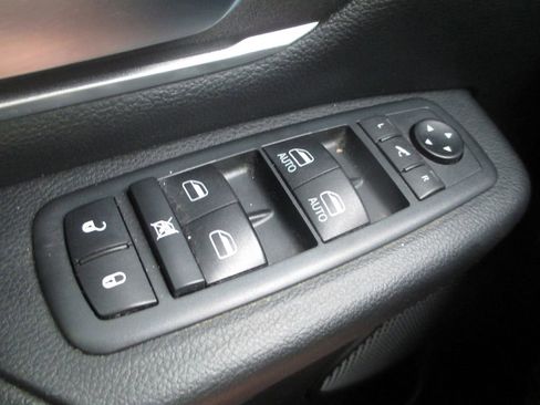 Used 2020 RAM 1500 Big Horn AWD/4WD image 30