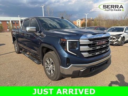 Used 2023 GMC Sierra 1500 SLE image 2